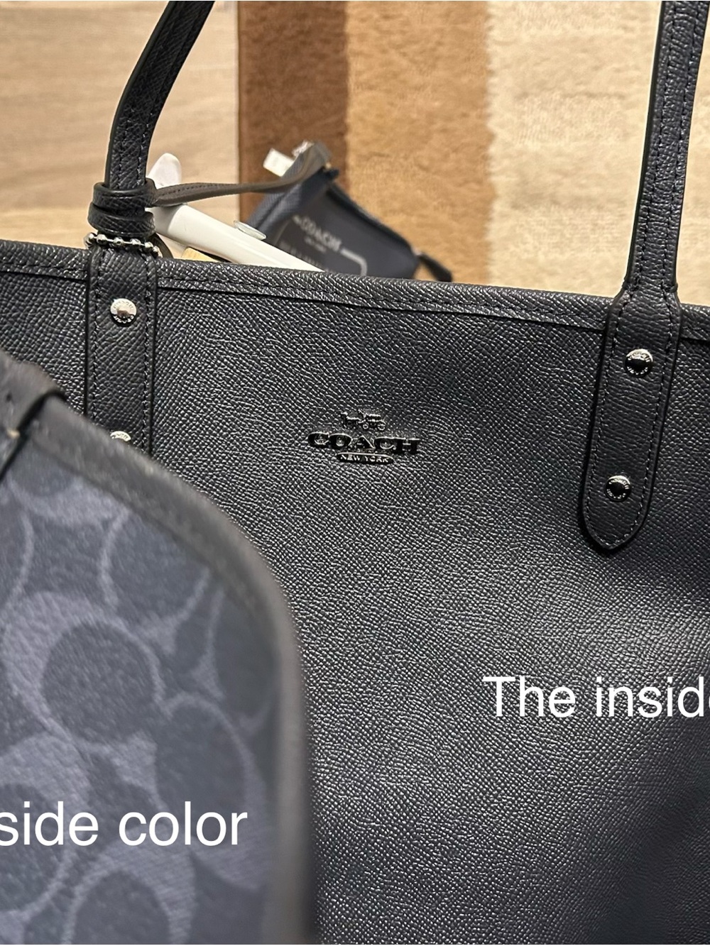 Coach Reversible City Tote (2 sides) plus matching Wristlet/pouch - Picture 5 of 7
